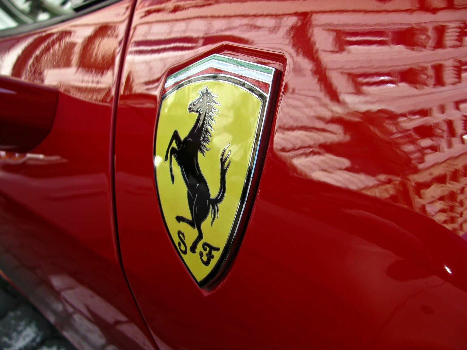 Ferrari assume, ecco le posizioni aperte